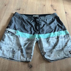 NWOT pelagic men’s board shorts